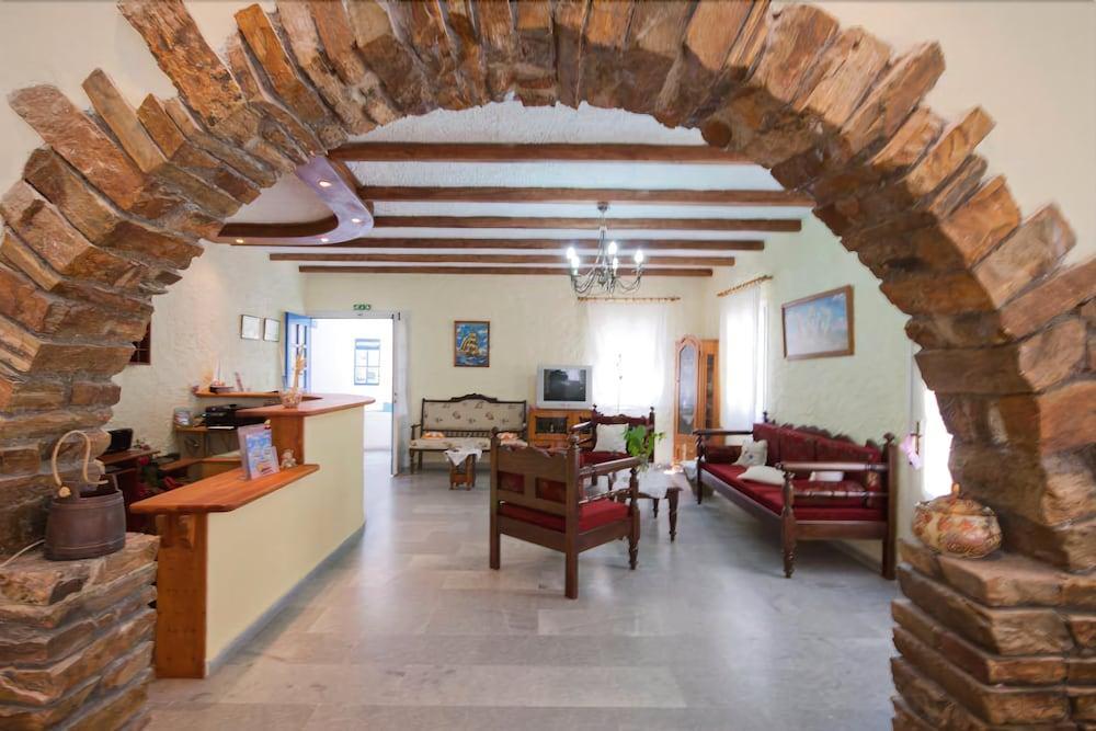 Agnadi Hotel Ajía Ána Kültér fotó