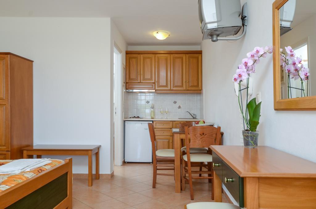 Agnadi Hotel Ajía Ána Kültér fotó