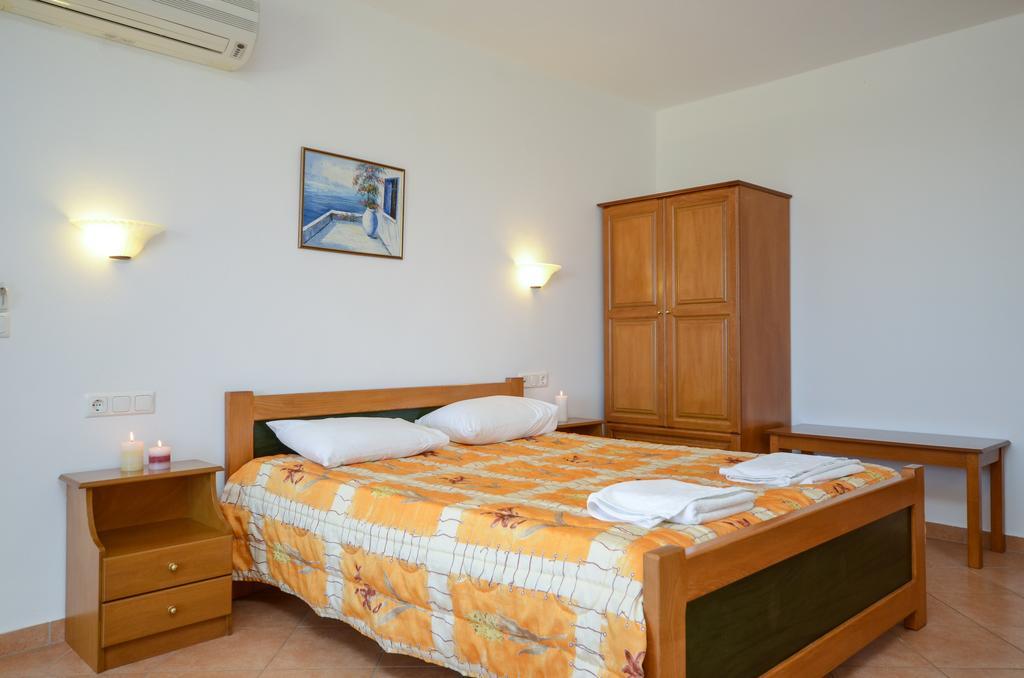 Agnadi Hotel Ajía Ána Kültér fotó